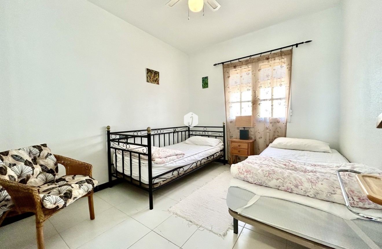 Segunda mano - Apartamento / piso -
Los Altos - Costa Blanca
