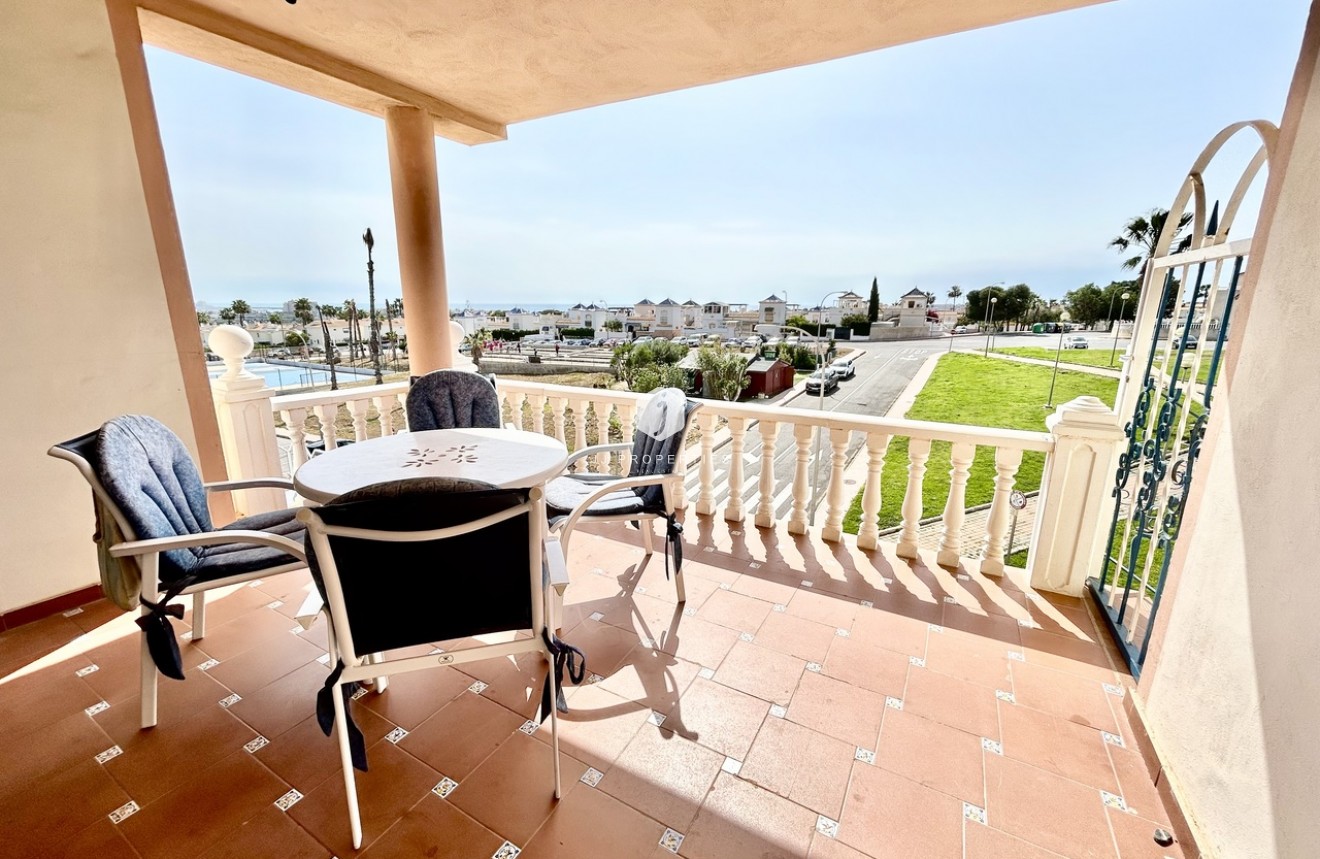 Segunda mano - Apartamento / piso -
Los Altos - Costa Blanca