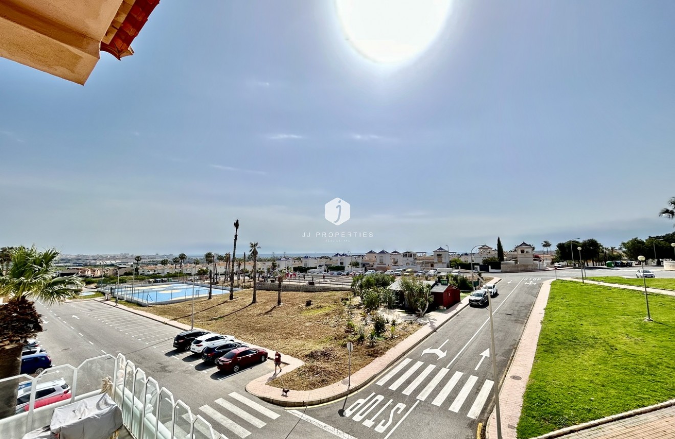 Segunda mano - Apartamento / piso -
Los Altos - Costa Blanca