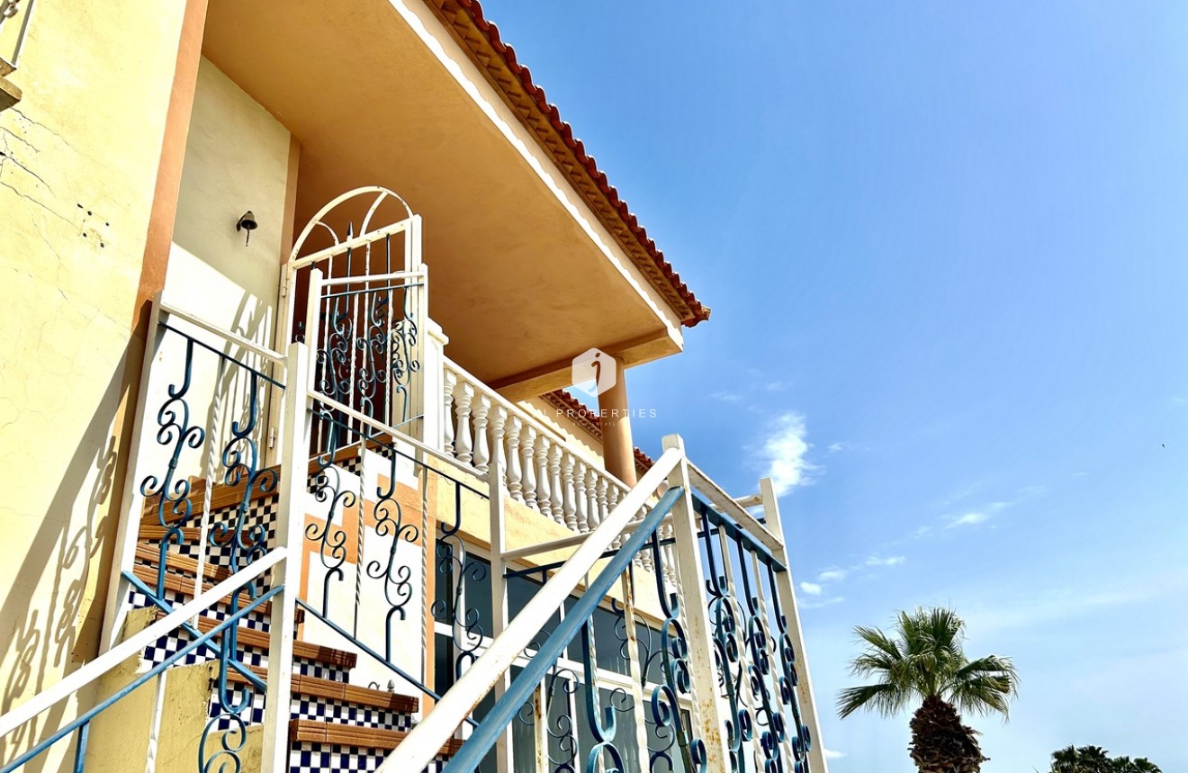 Segunda mano - Apartamento / piso -
Los Altos - Costa Blanca