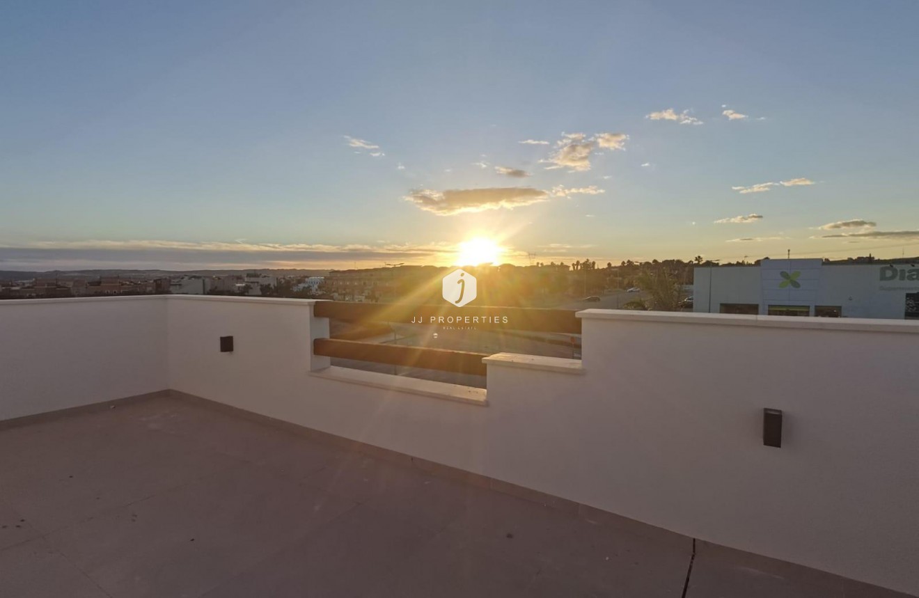 Neue Gebäude - Villa -
Los Montesinos - La herrada