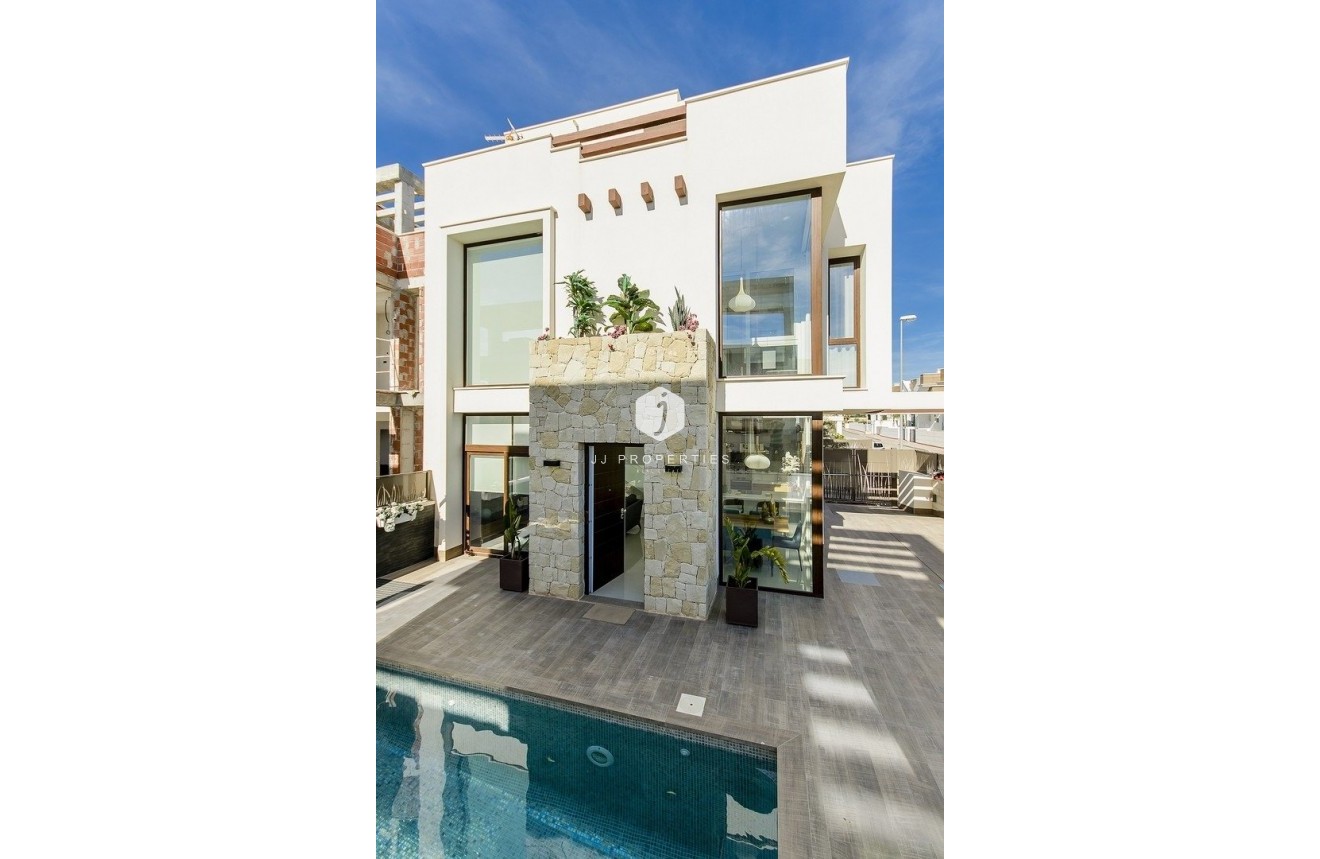 Neue Gebäude - Villa -
Los Montesinos - La herrada