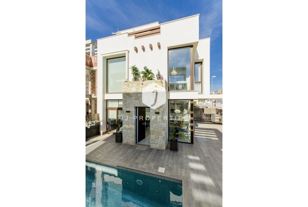 Neue Gebäude - Villa -
Los Montesinos - La herrada