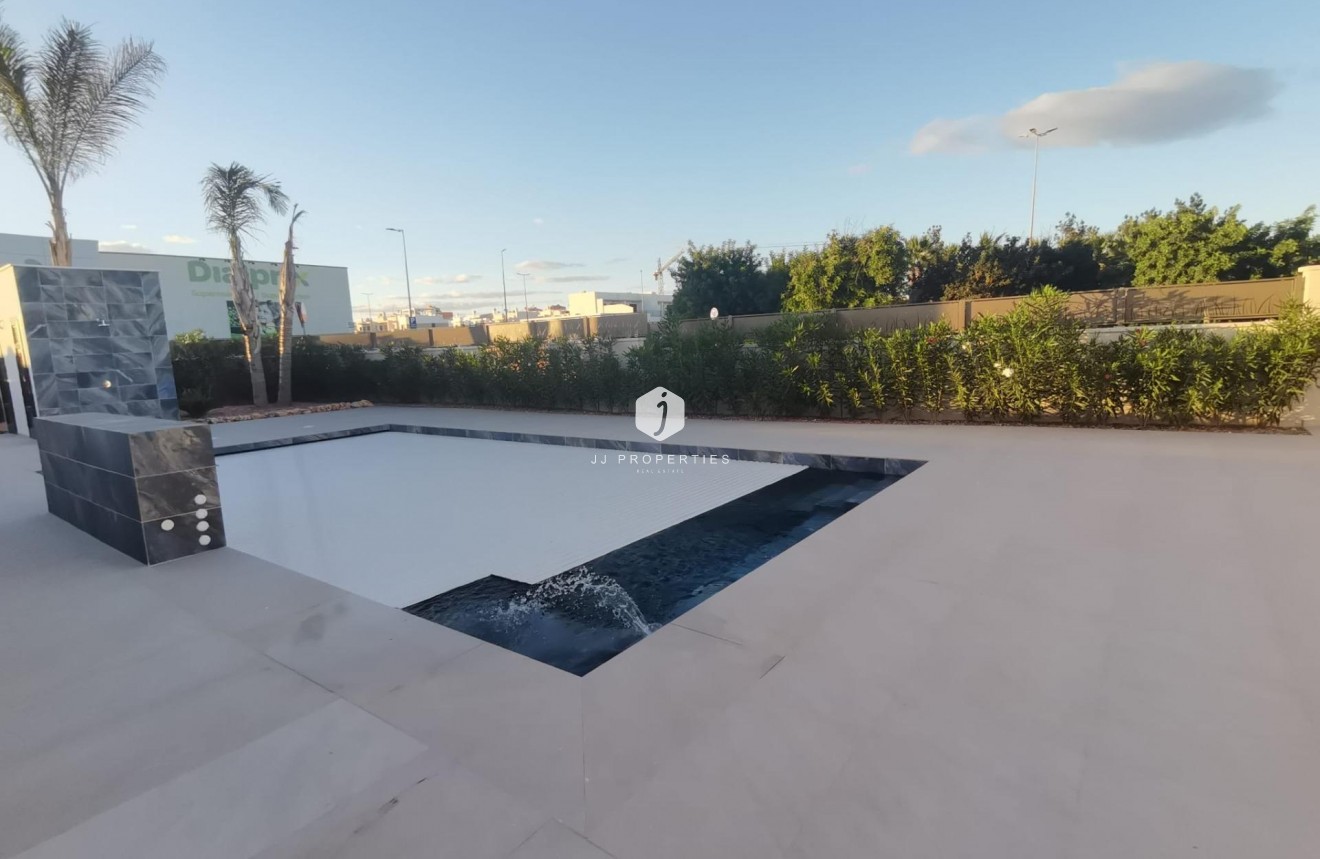 Neue Gebäude - Villa -
Los Montesinos - La herrada