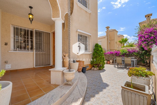 Aus zweiter Hand - Chalet -
Orihuela Costa - Costa Blanca