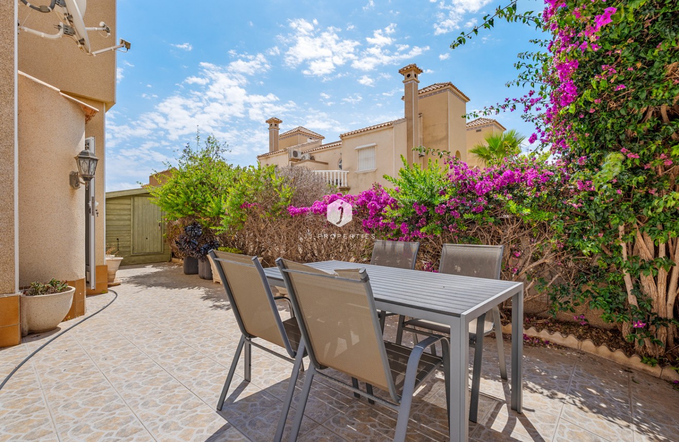 Aus zweiter Hand - Chalet -
Orihuela Costa - Costa Blanca