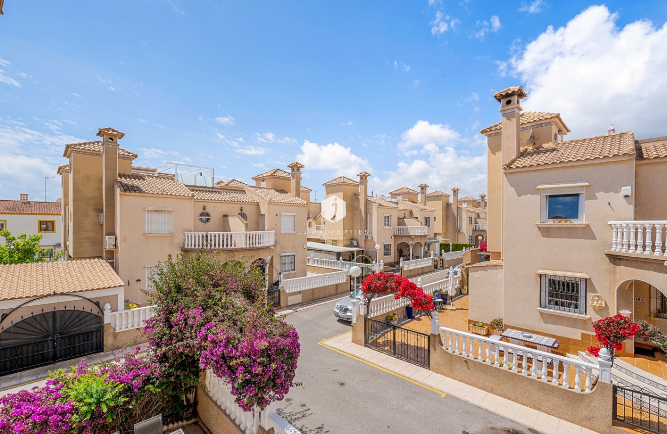 Aus zweiter Hand - Chalet -
Orihuela Costa - Costa Blanca