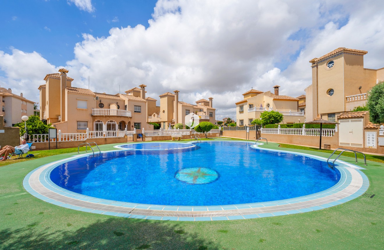 Aus zweiter Hand - Chalet -
Orihuela Costa - Costa Blanca