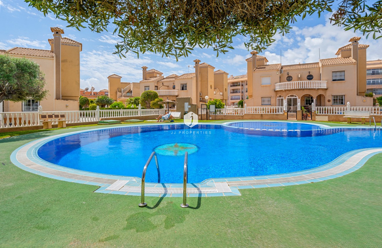 Aus zweiter Hand - Chalet -
Orihuela Costa - Costa Blanca