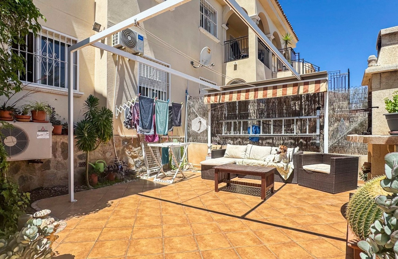 Aus zweiter Hand - Chalet -
Orihuela Costa - Costa Blanca