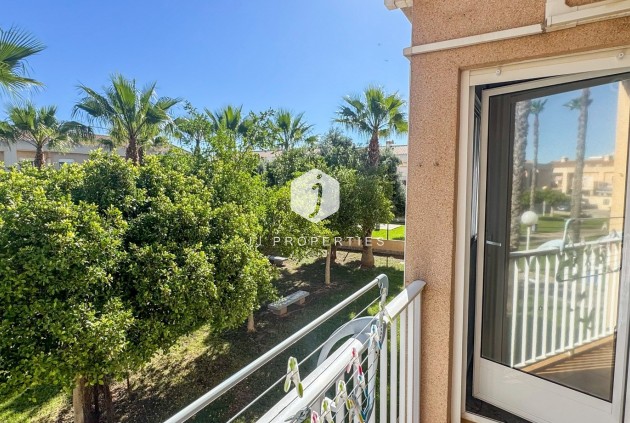 Aus zweiter Hand - Duplex -
Torrevieja - Costa Blanca