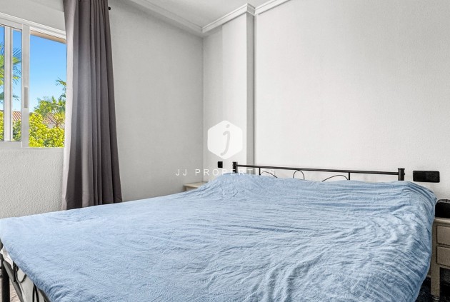 Aus zweiter Hand - Duplex -
Torrevieja - Costa Blanca
