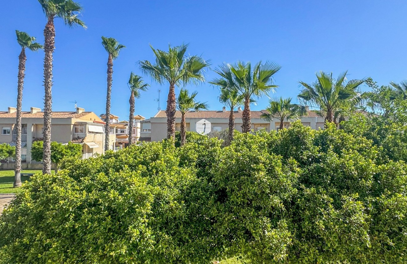Aus zweiter Hand - Duplex -
Torrevieja - Costa Blanca