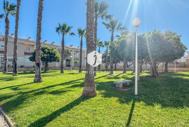 Aus zweiter Hand - Duplex -
Torrevieja - Costa Blanca