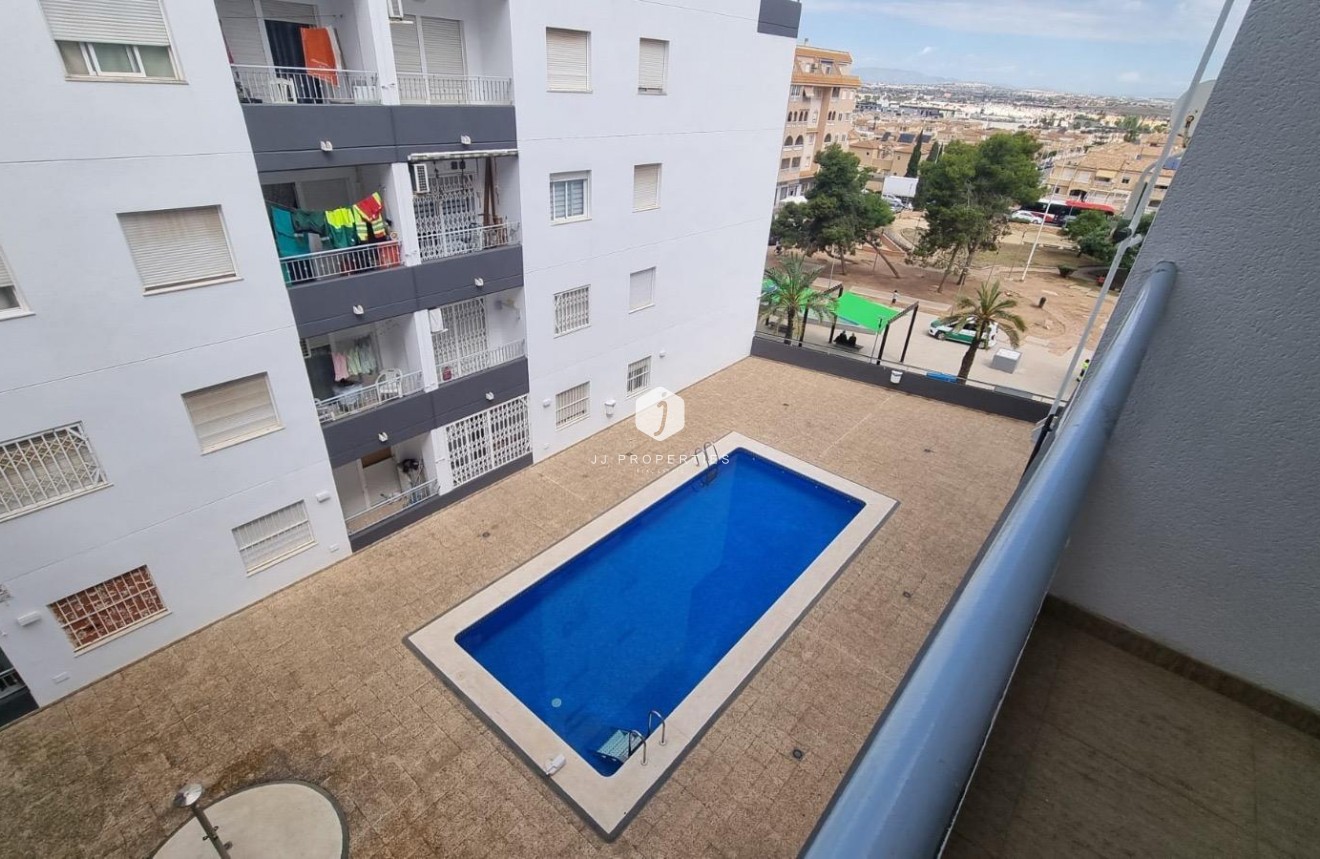 Aus zweiter Hand - Wohnung -
Torrevieja - El molino