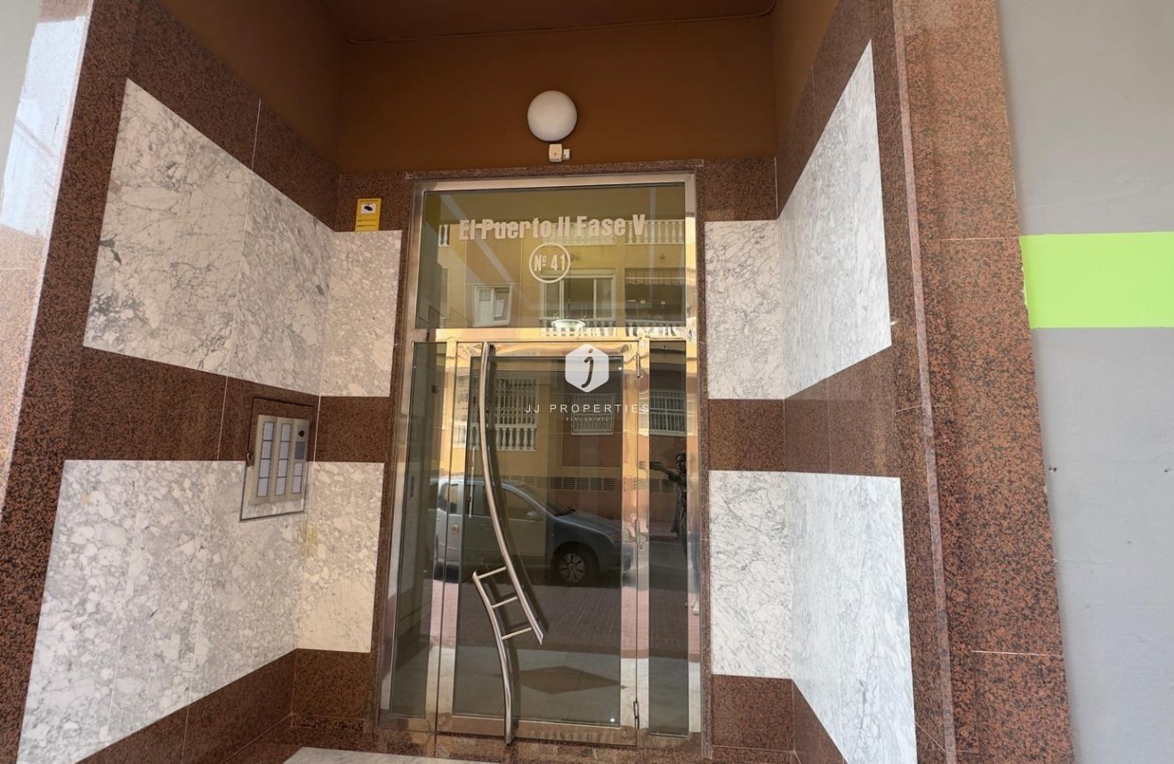 Aus zweiter Hand - Wohnung -
Torrevieja - Centro