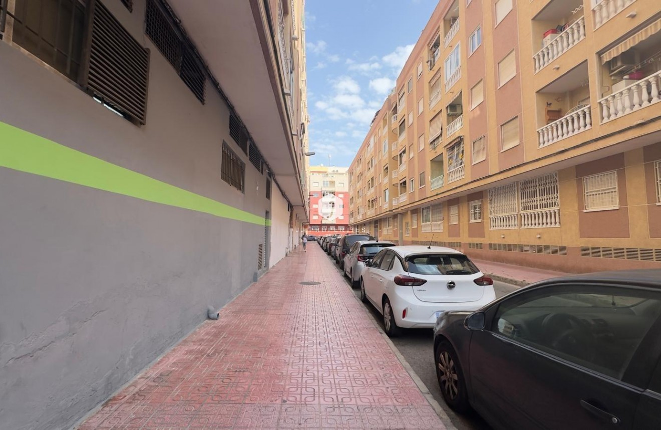 Aus zweiter Hand - Wohnung -
Torrevieja - Centro