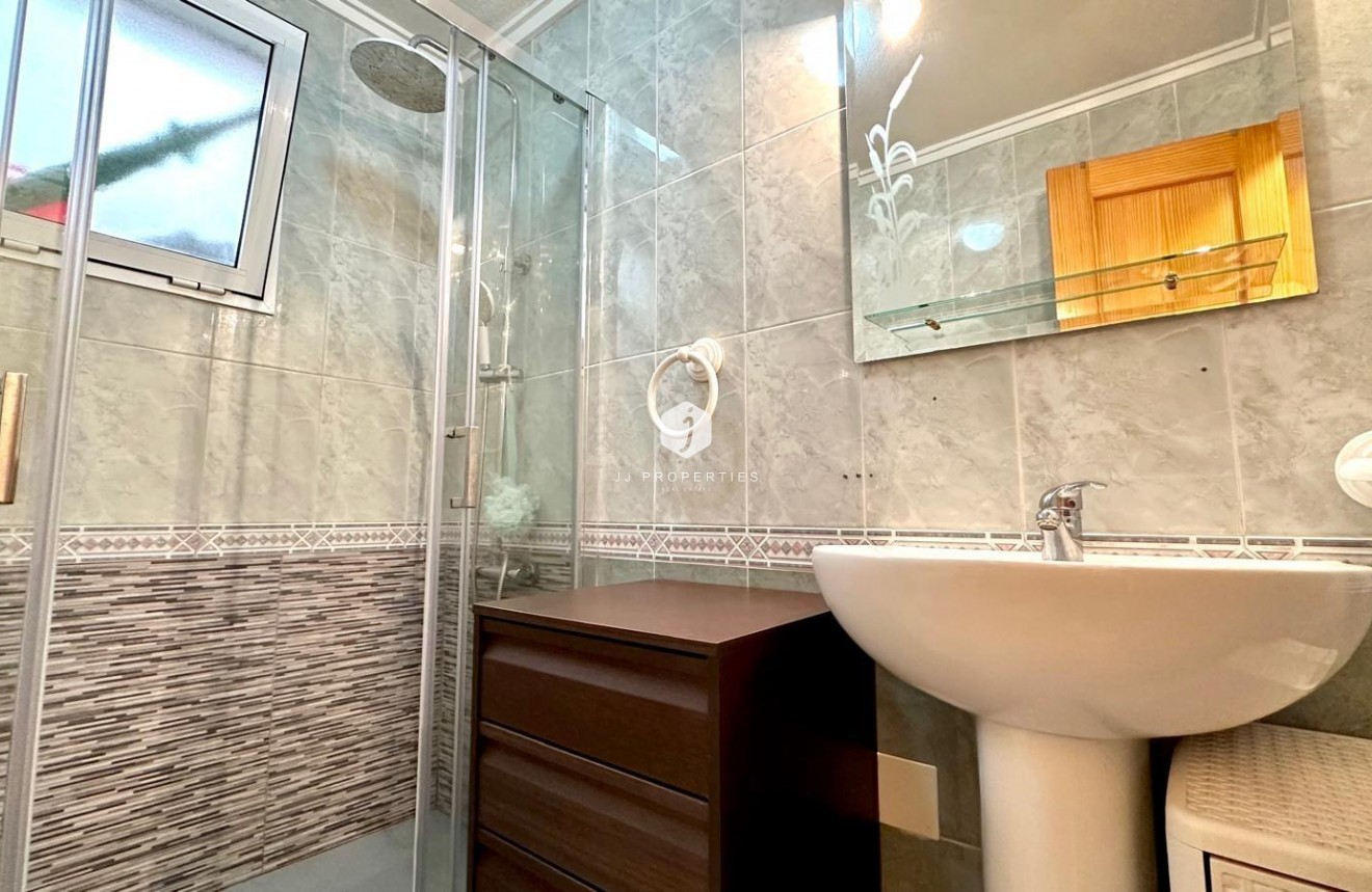 Aus zweiter Hand - Wohnung -
Torrevieja - Centro
