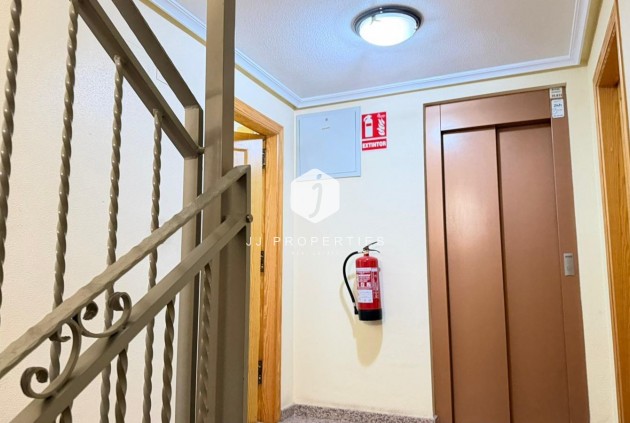 Aus zweiter Hand - Wohnung -
Benijofar - Pueblo 4