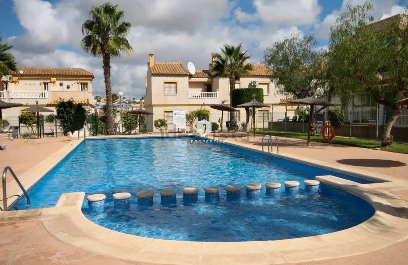 Aus zweiter Hand - Villa -
Orihuela Costa - Las Filipinas
