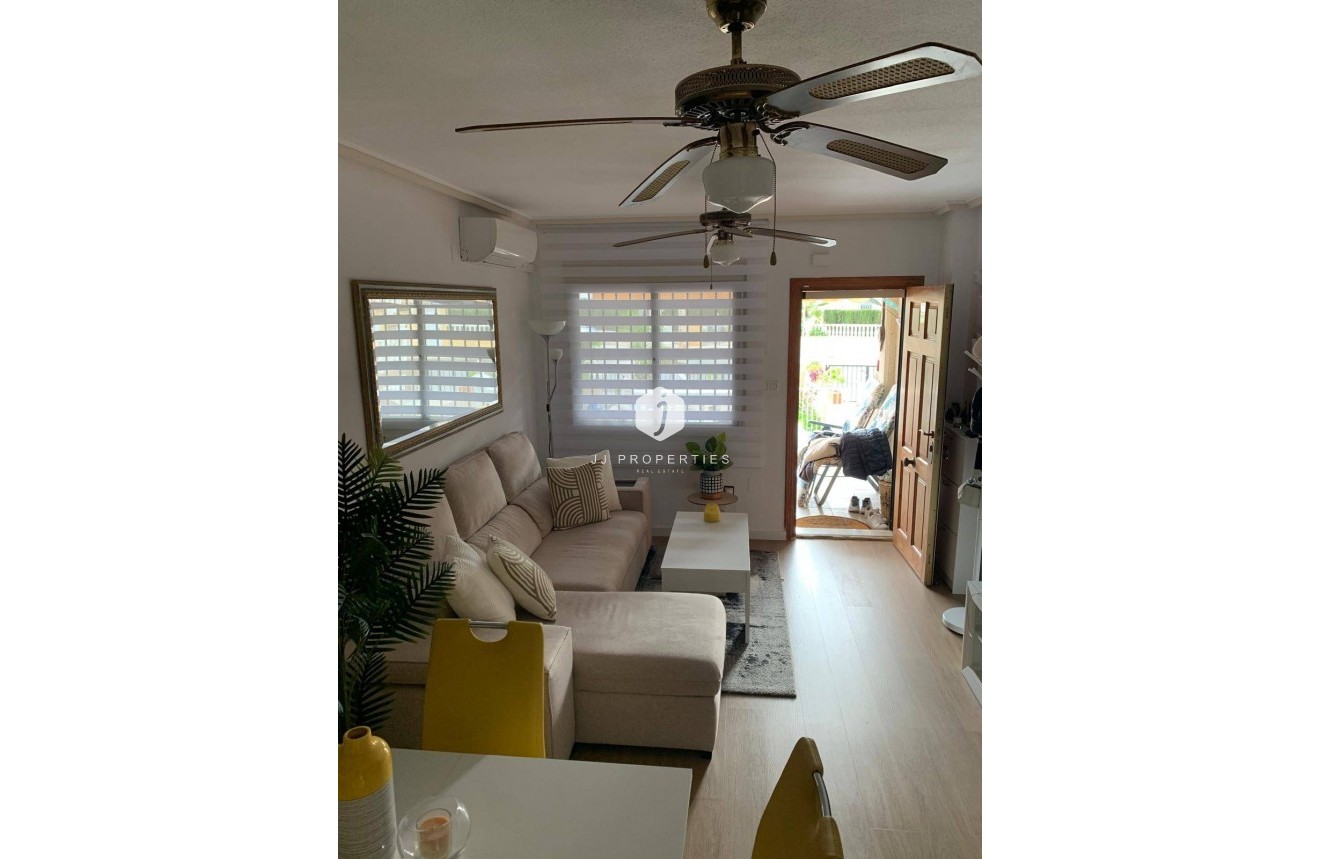 Aus zweiter Hand - Villa -
Orihuela Costa - Las Filipinas