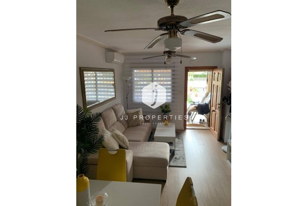 Aus zweiter Hand - Villa -
Orihuela Costa - Las Filipinas