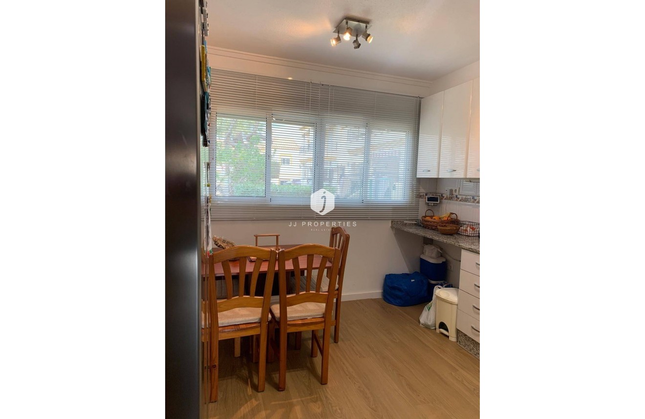 Aus zweiter Hand - Villa -
Orihuela Costa - Las Filipinas