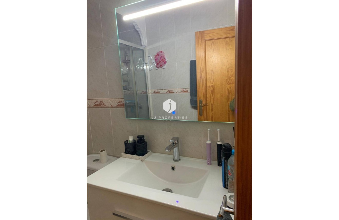 Aus zweiter Hand - Villa -
Orihuela Costa - Las Filipinas