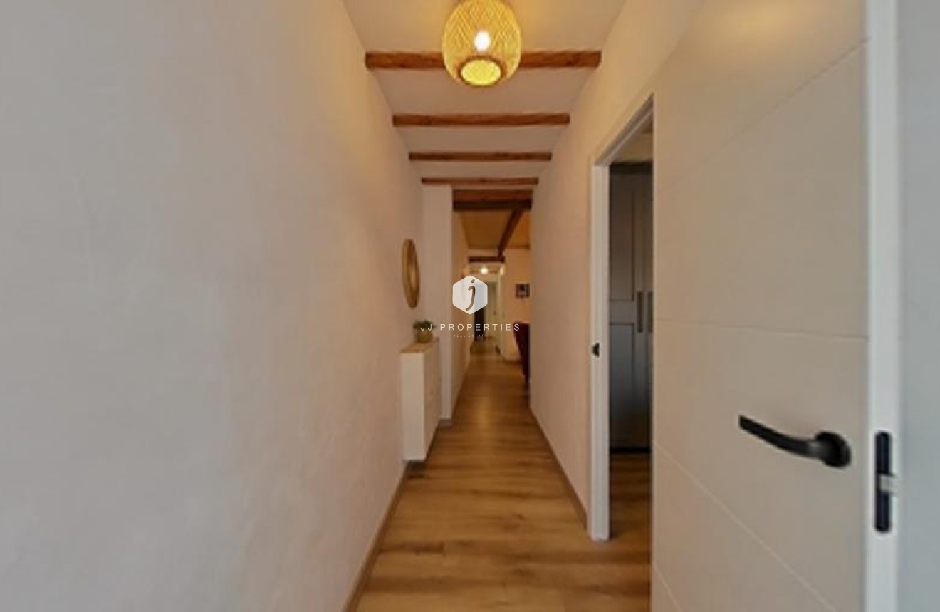 Aus zweiter Hand - Chalet -
Formentera del Segura - Centro