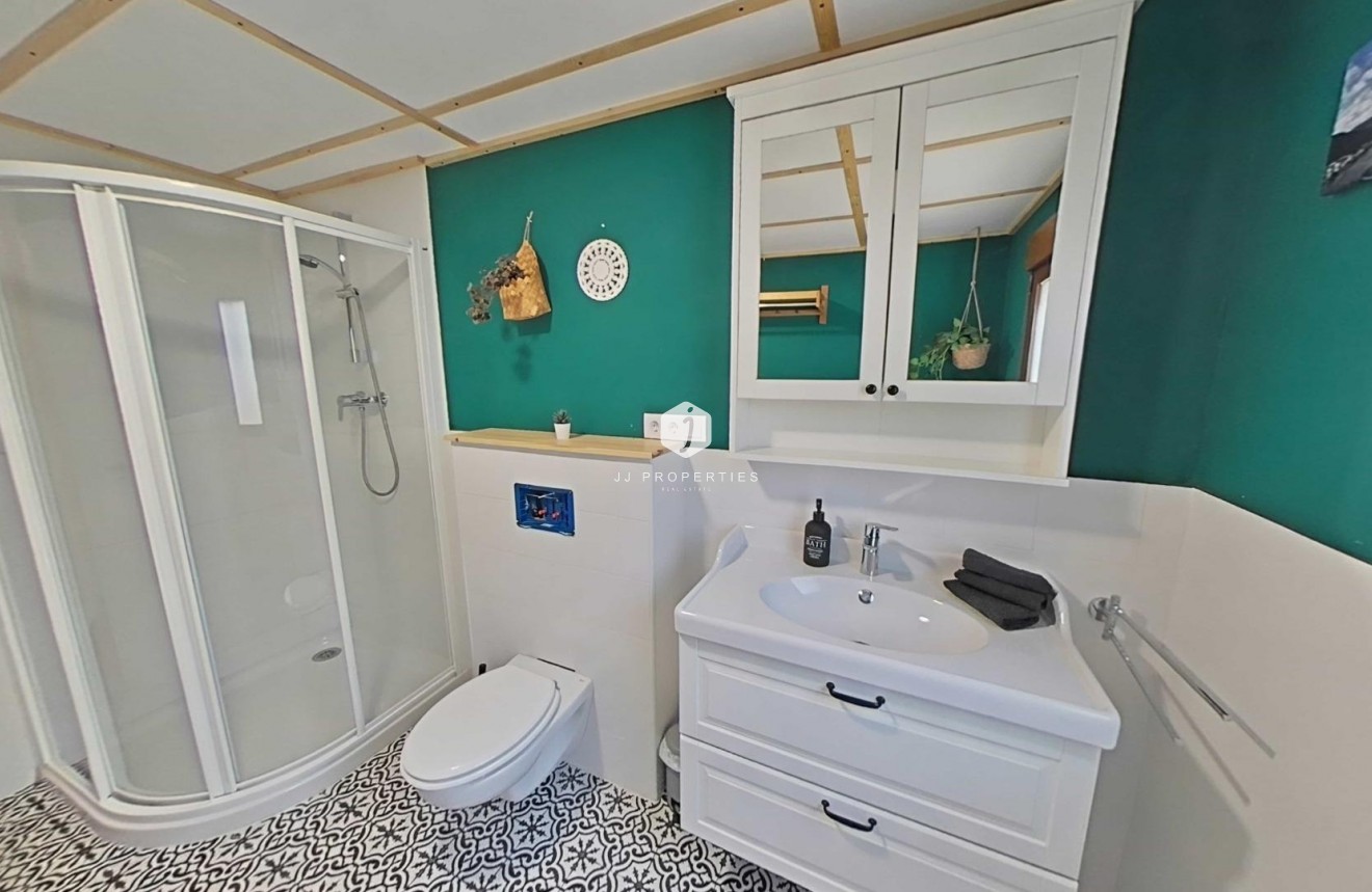 Aus zweiter Hand - Chalet -
Formentera del Segura - Centro