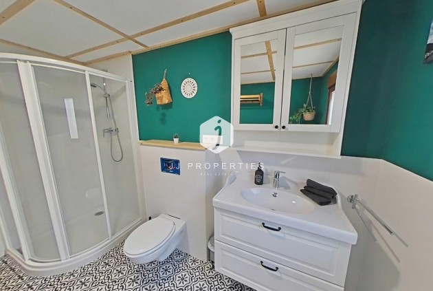 Aus zweiter Hand - Chalet -
Formentera del Segura - Centro