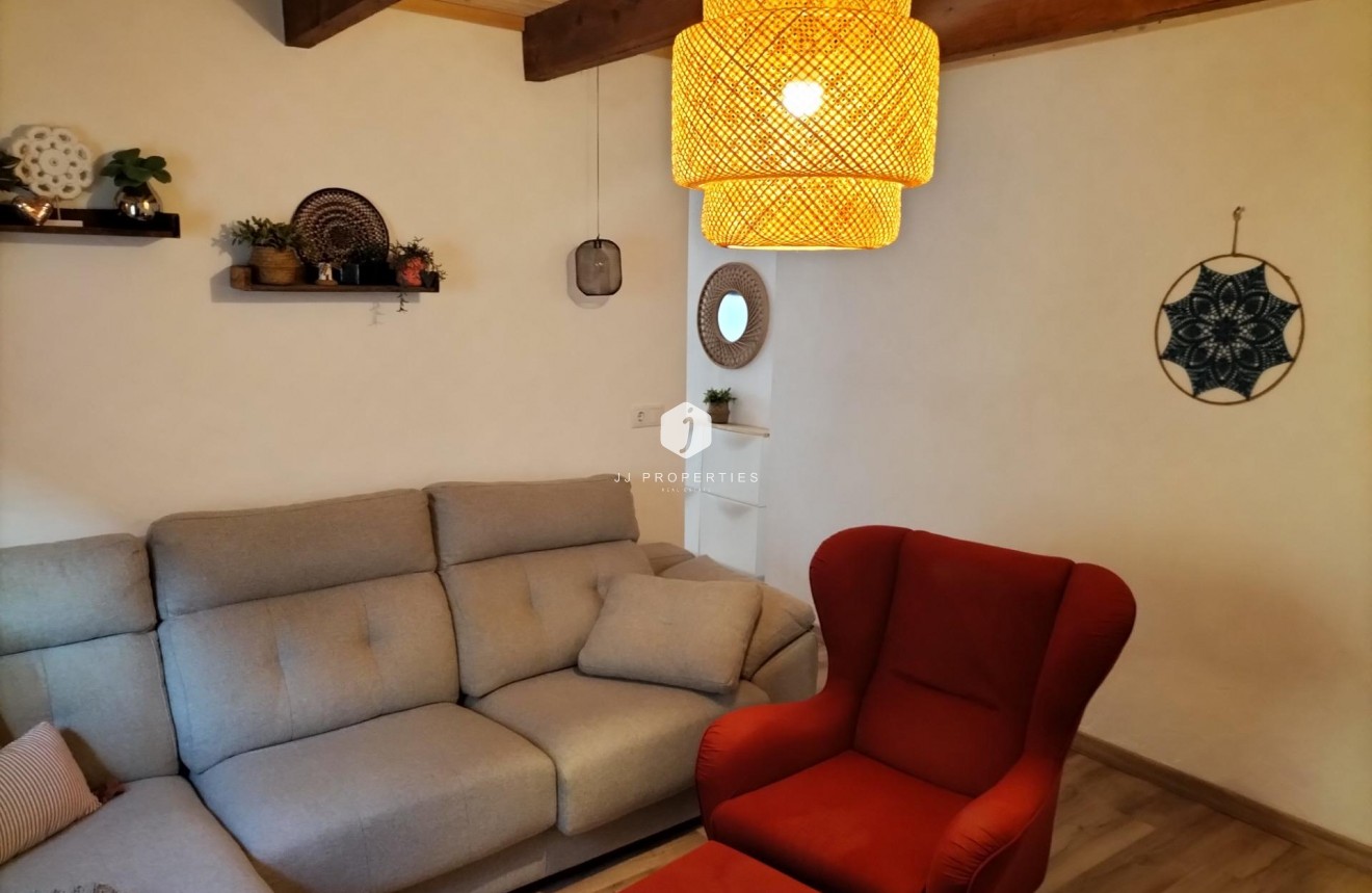 Aus zweiter Hand - Chalet -
Formentera del Segura - Centro
