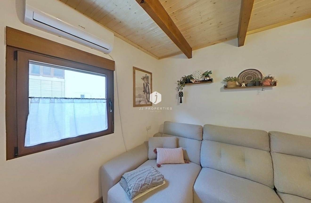 Aus zweiter Hand - Chalet -
Formentera del Segura - Centro