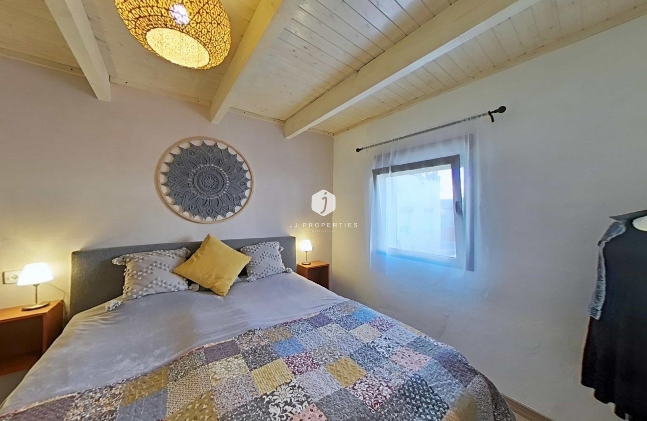 Aus zweiter Hand - Chalet -
Formentera del Segura - Centro