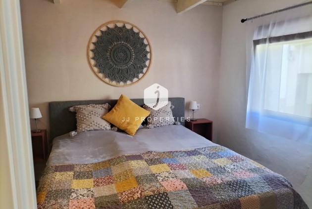 Aus zweiter Hand - Chalet -
Formentera del Segura - Centro