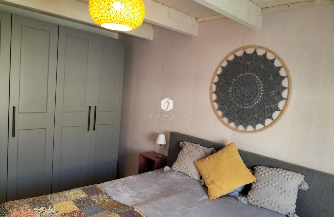 Aus zweiter Hand - Chalet -
Formentera del Segura - Centro