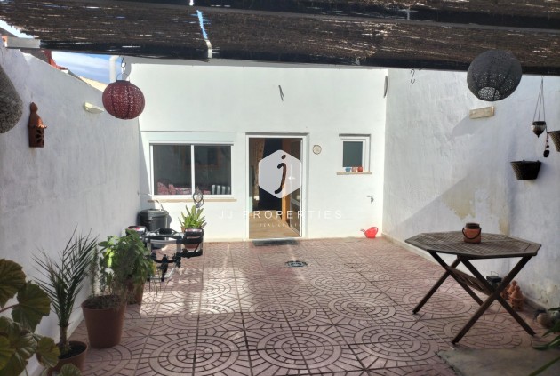 Aus zweiter Hand - Chalet -
Formentera del Segura - Centro