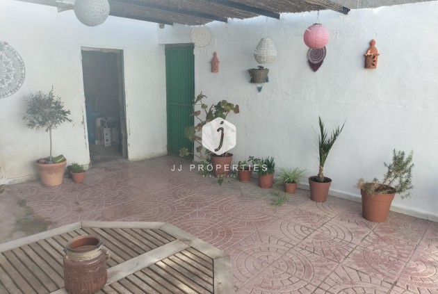 Aus zweiter Hand - Chalet -
Formentera del Segura - Centro