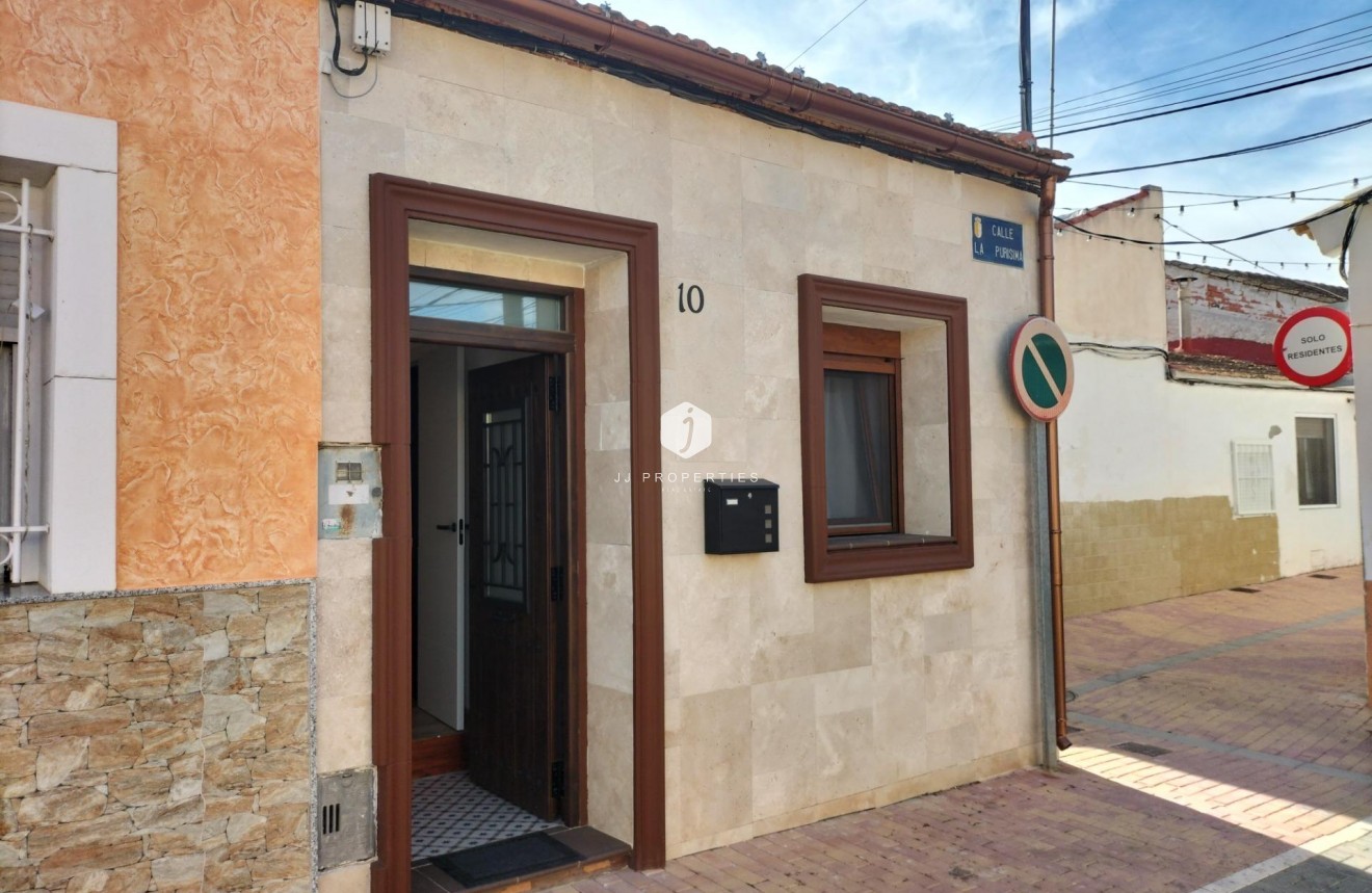 Aus zweiter Hand - Chalet -
Formentera del Segura - Centro