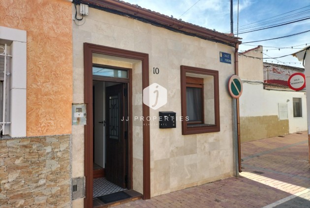 Aus zweiter Hand - Chalet -
Formentera del Segura - Centro