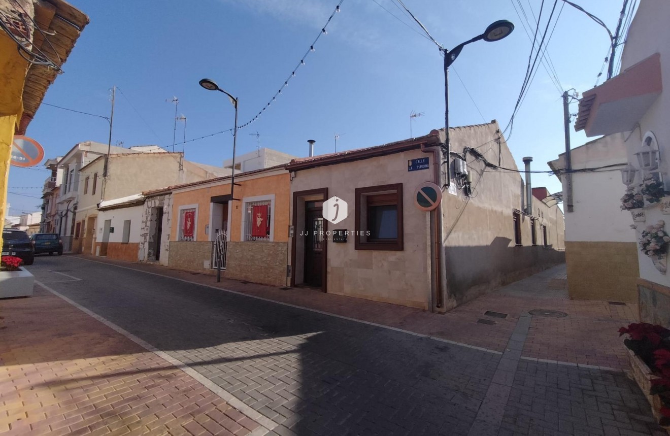 Aus zweiter Hand - Chalet -
Formentera del Segura - Centro