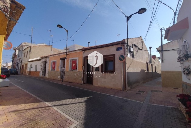 Aus zweiter Hand - Chalet -
Formentera del Segura - Centro