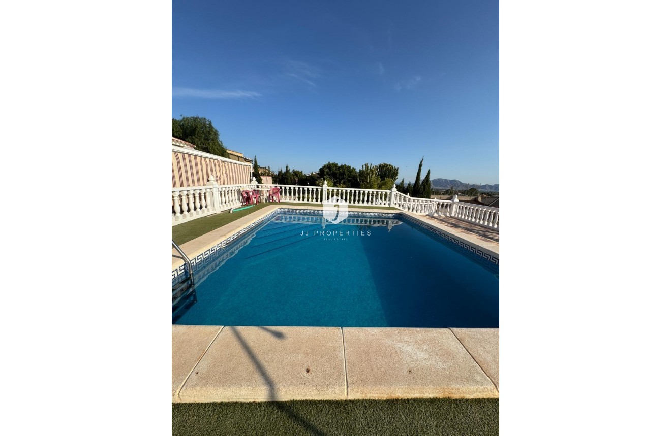 D'occasion - Villa -
Albatera - Partida Lomas