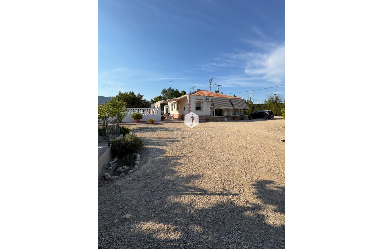 D'occasion - Villa -
Albatera - Partida Lomas