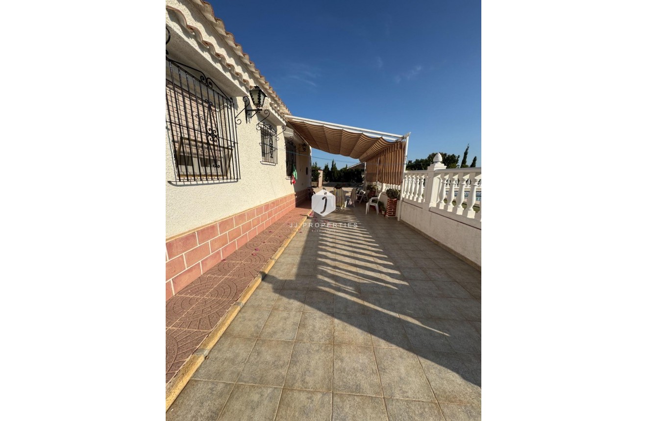 D'occasion - Villa -
Albatera - Partida Lomas
