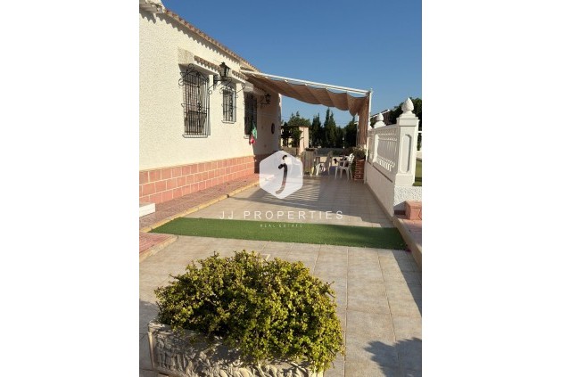D'occasion - Villa -
Albatera - Partida Lomas