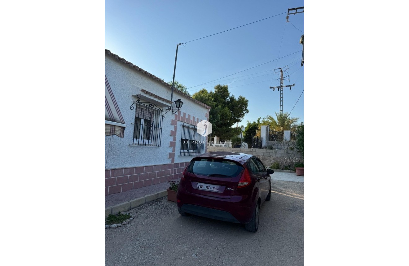 D'occasion - Villa -
Albatera - Partida Lomas
