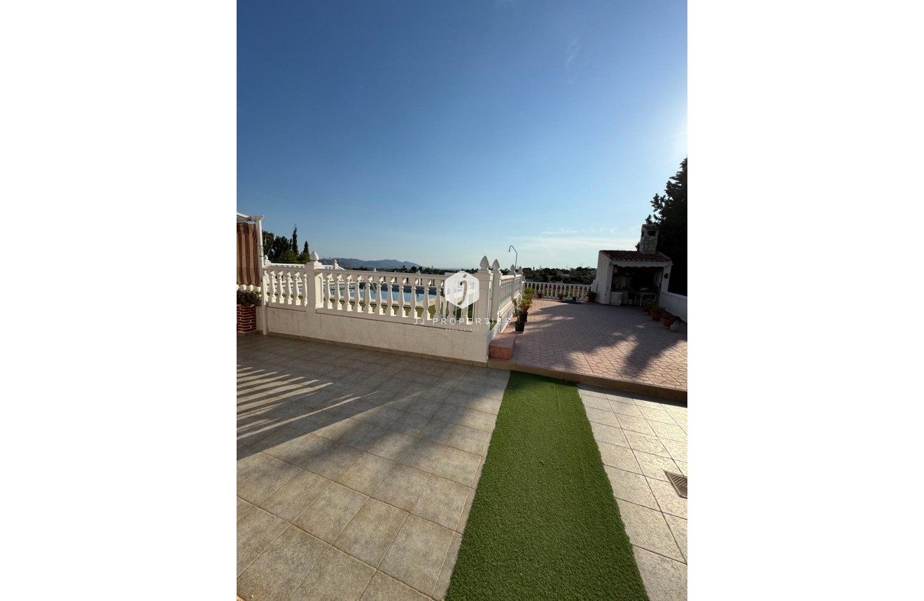 D'occasion - Villa -
Albatera - Partida Lomas