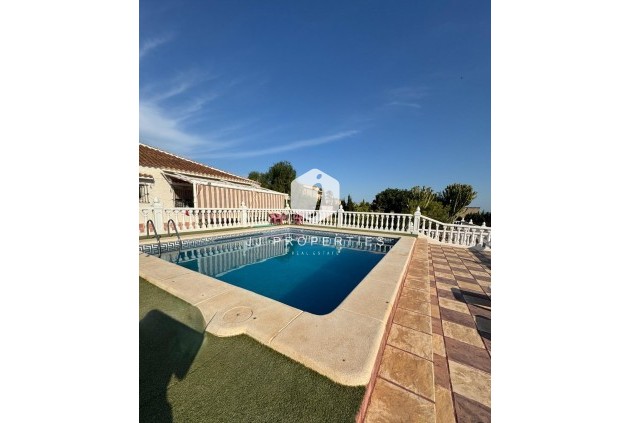 D'occasion - Villa -
Albatera - Partida Lomas