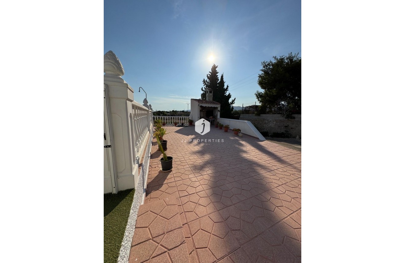 D'occasion - Villa -
Albatera - Partida Lomas